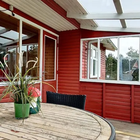 Charmerende Sommerhus I Øster Hurup
