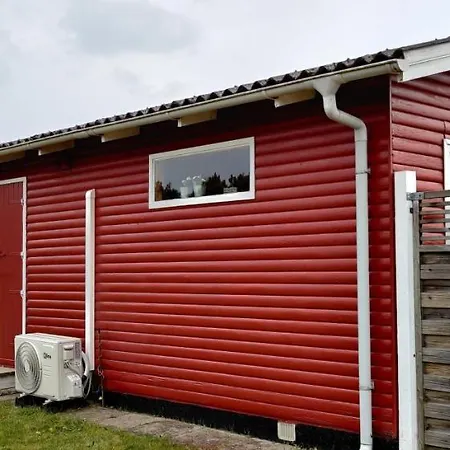 Charmerende Sommerhus I Oster Hurup